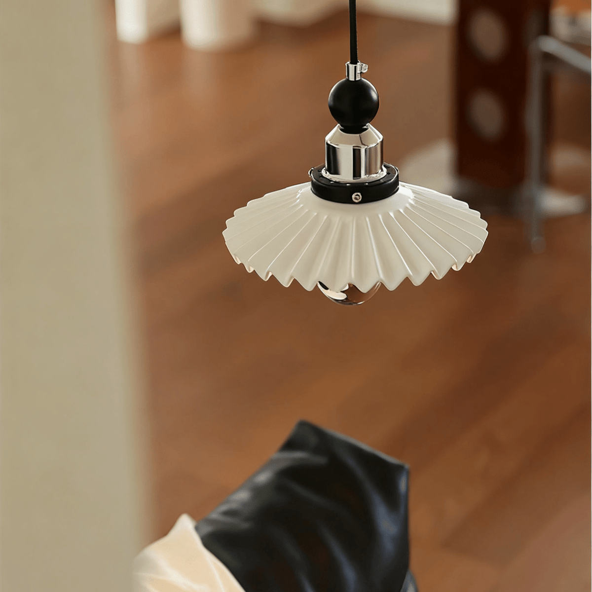 Pleated Petal Pendant Lamp