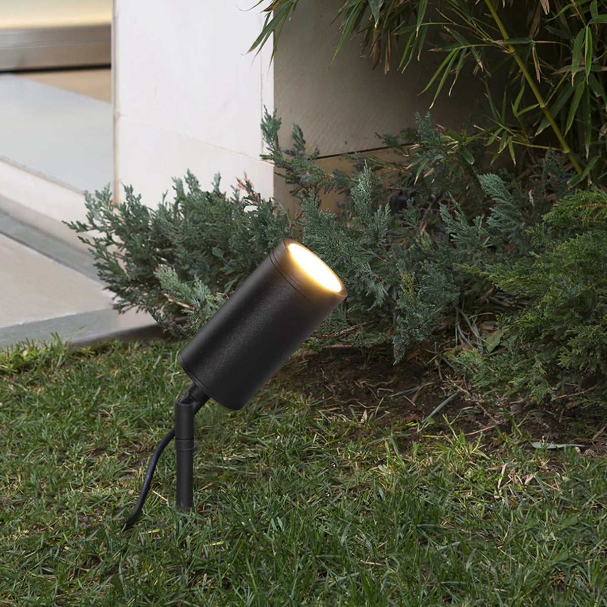 Shadow Pierce Ground Spike Light
