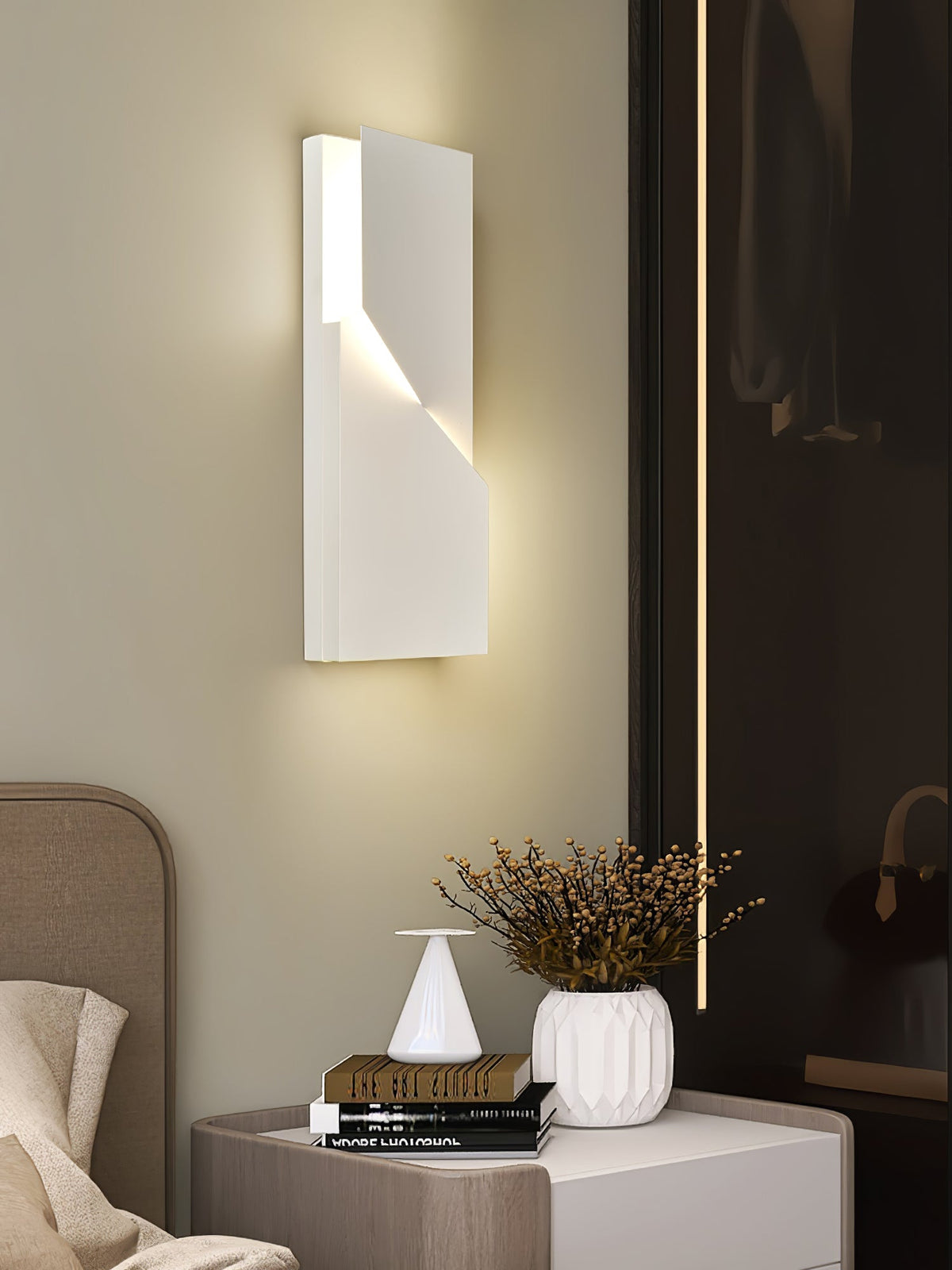 Shadows Grand Plug-in Sconce