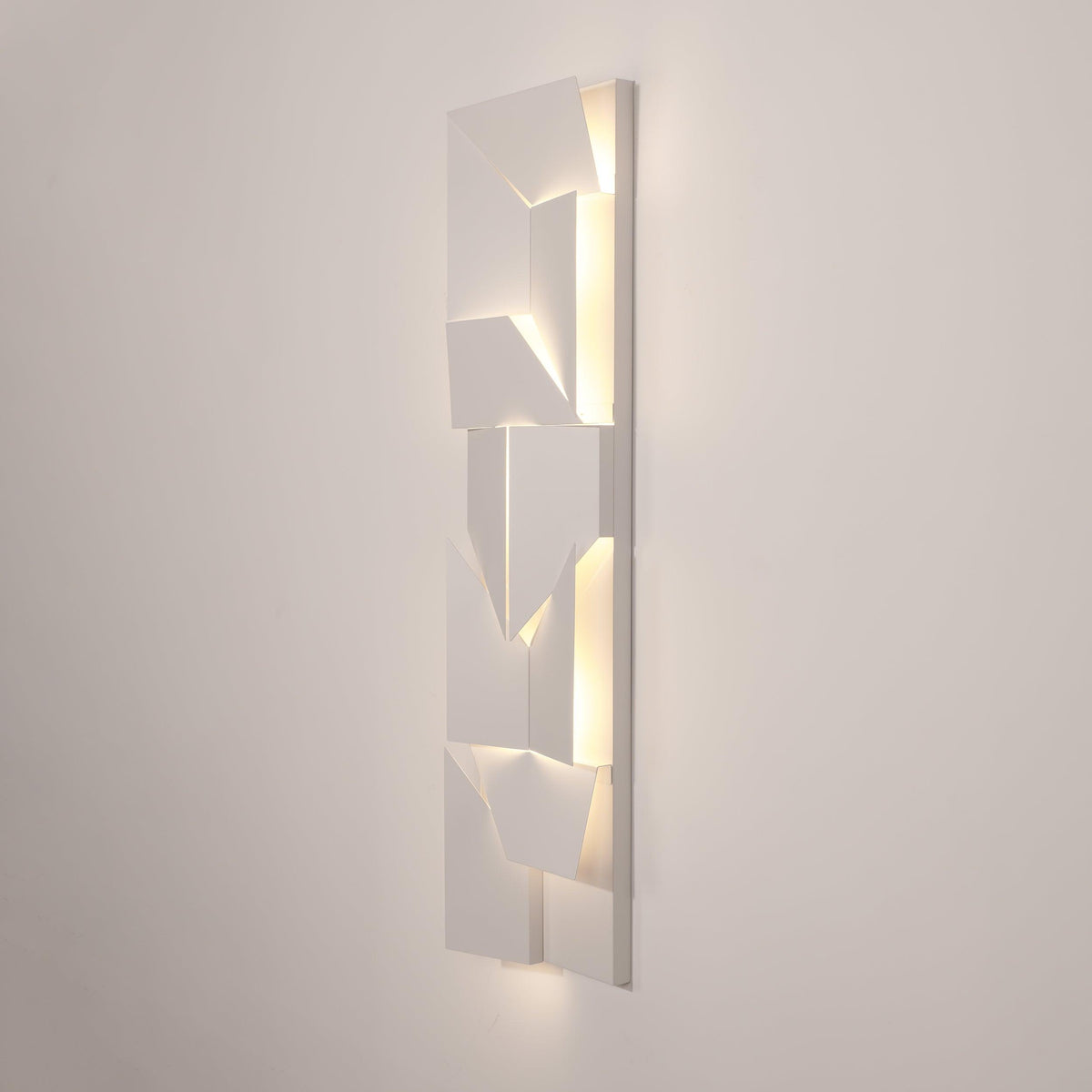 Shadows Grand Plug-in Sconce