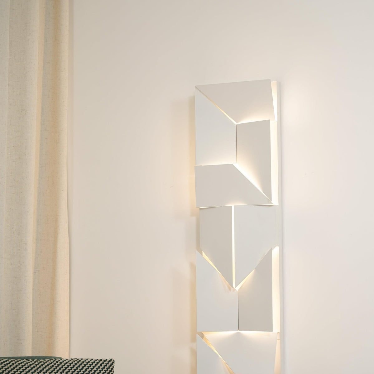 Shadows Grand Plug-in Sconce
