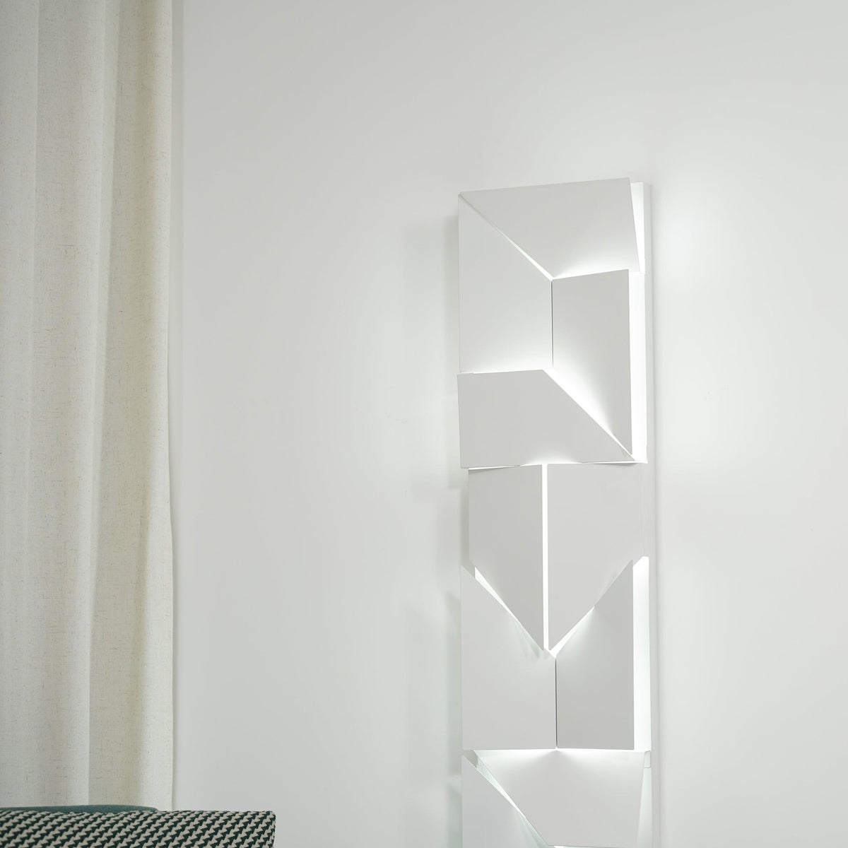Shadows Grand Plug-in Sconce