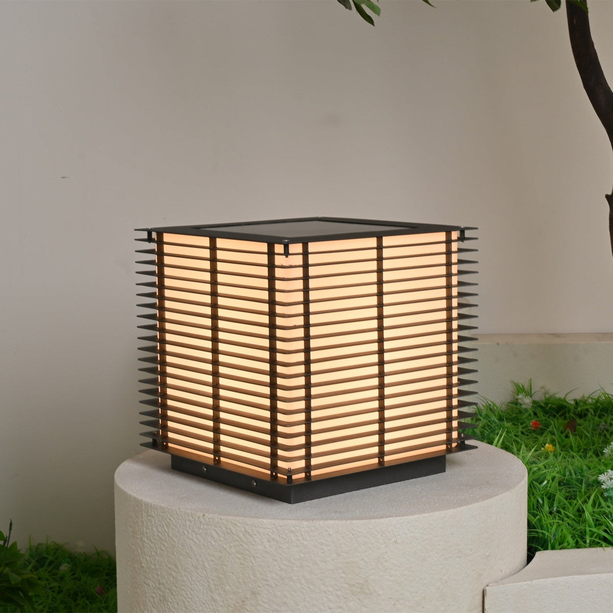 Solar Grid Outdoor Light
