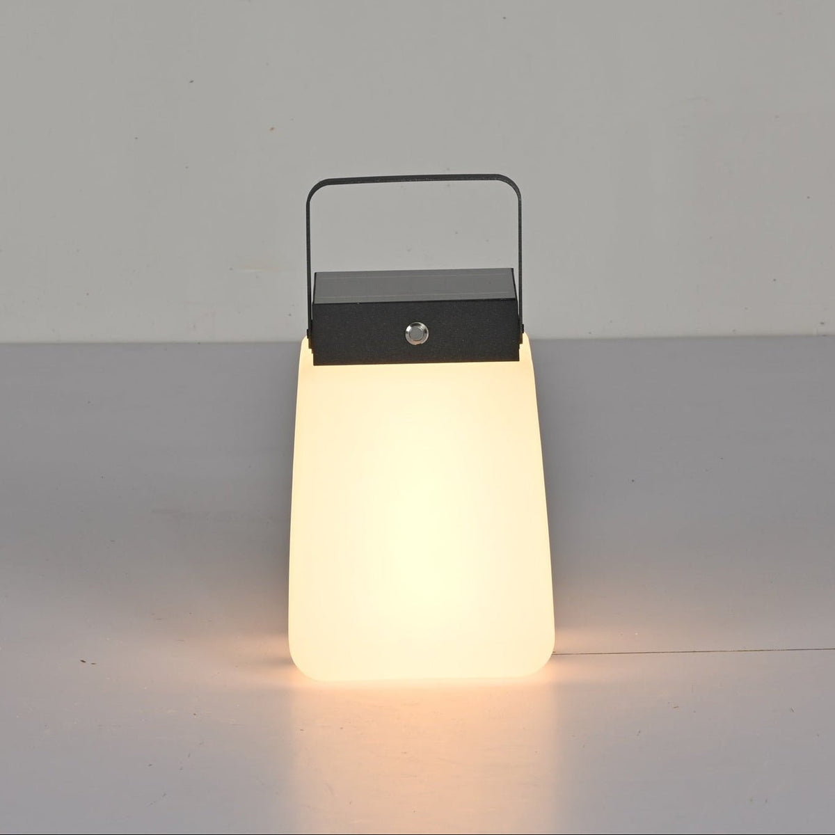 Solara Edge Lantern Outdoor Lamp