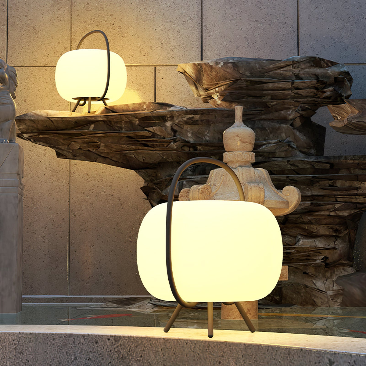 Soluna Pod Lantern Outdoor Lamp
