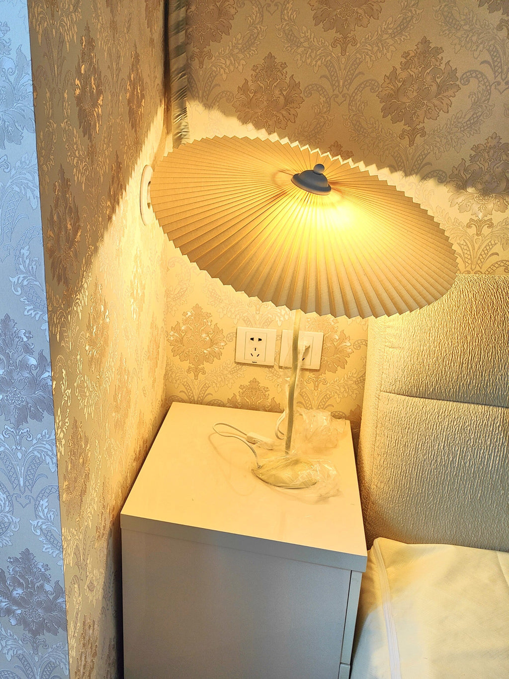 Squiggle Table Lamp