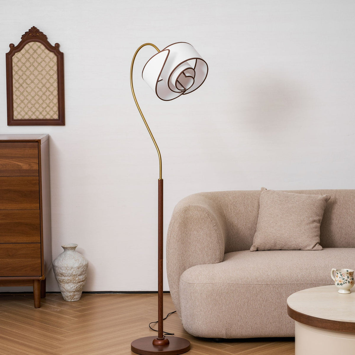 Stelmo Curved Neck Floor Lamp