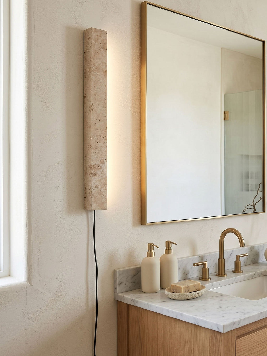 Stravik Plug-in Wall Light
