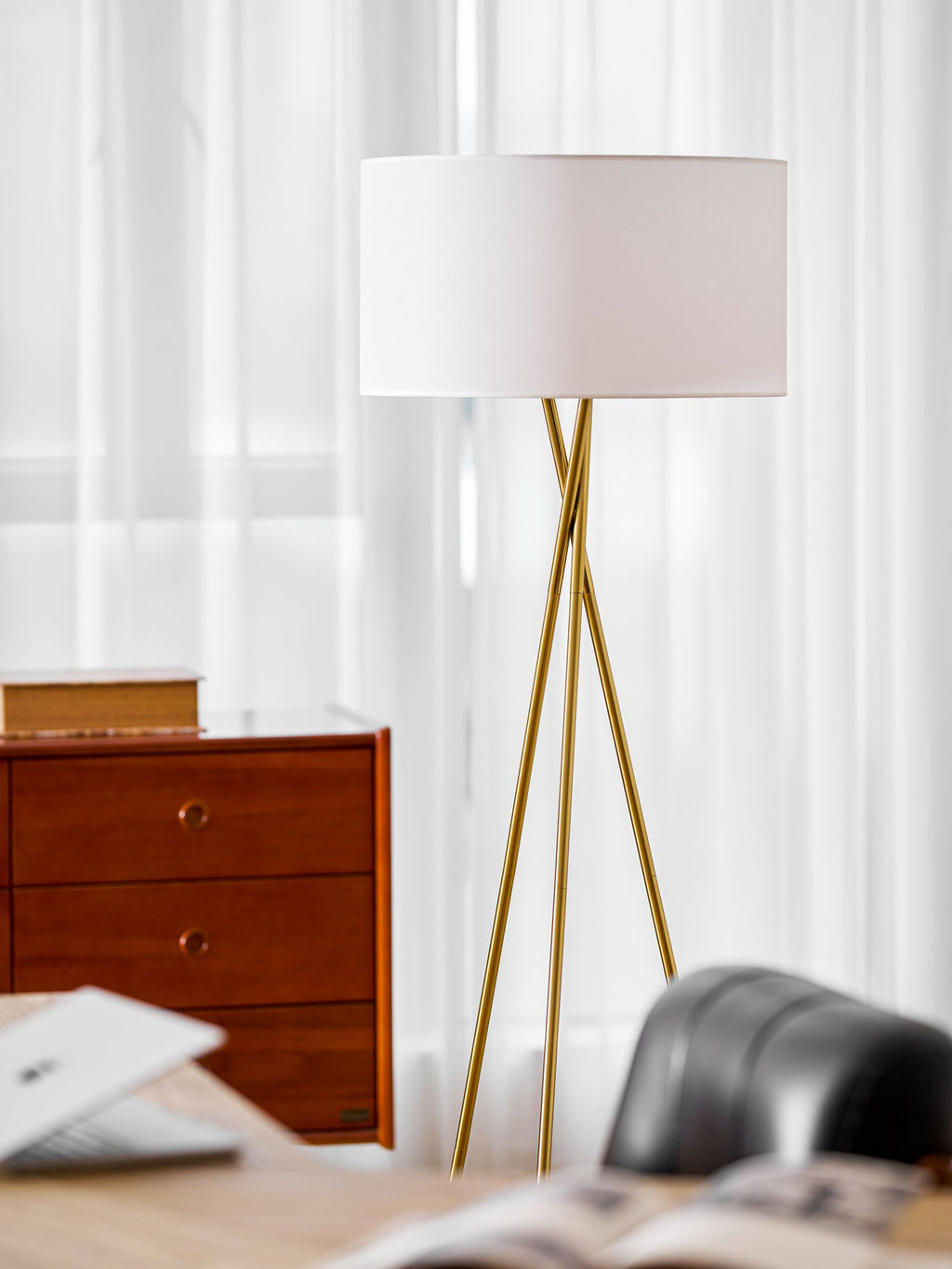 Tripod Grace Floor Lamp
