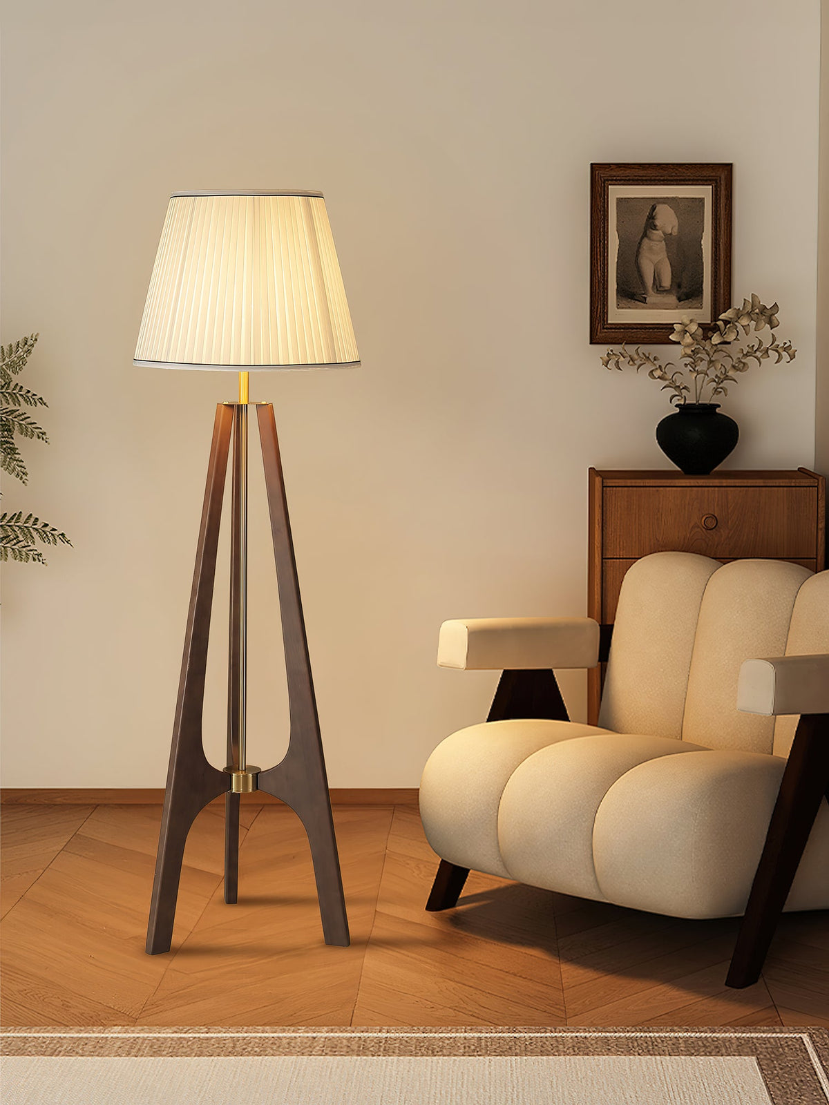Trivelle Tripod Floor Lamp