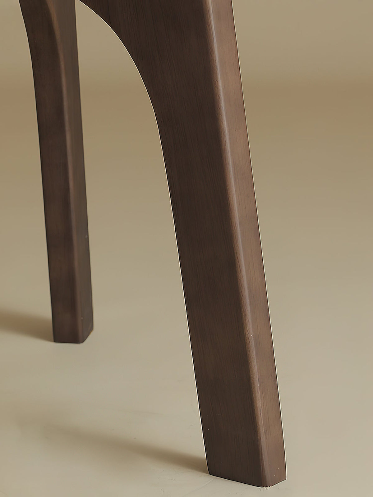 Trivelle Tripod Floor Lamp