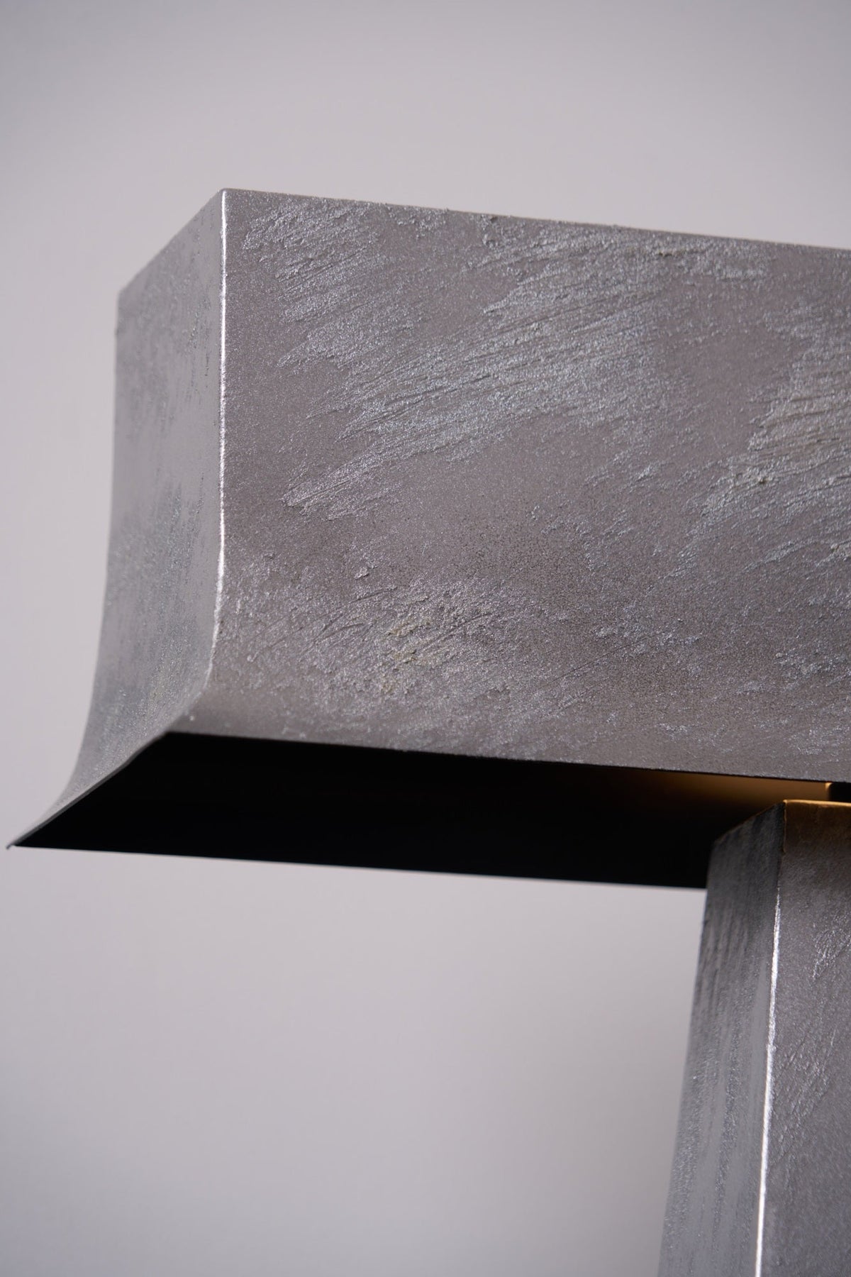 Veltan Table Lamp