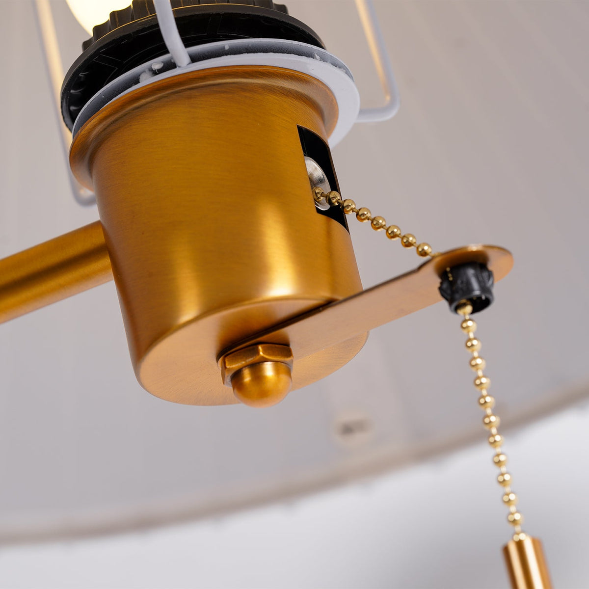 Pleated Retro Wooden Table Lamp