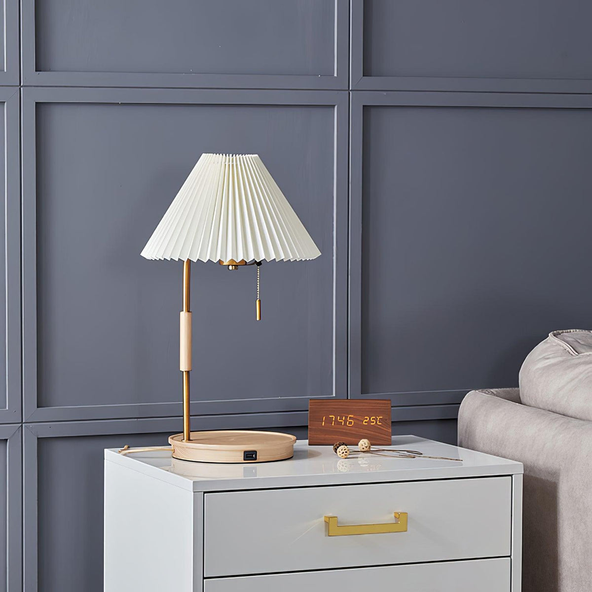 Pleated Retro Wooden Table Lamp