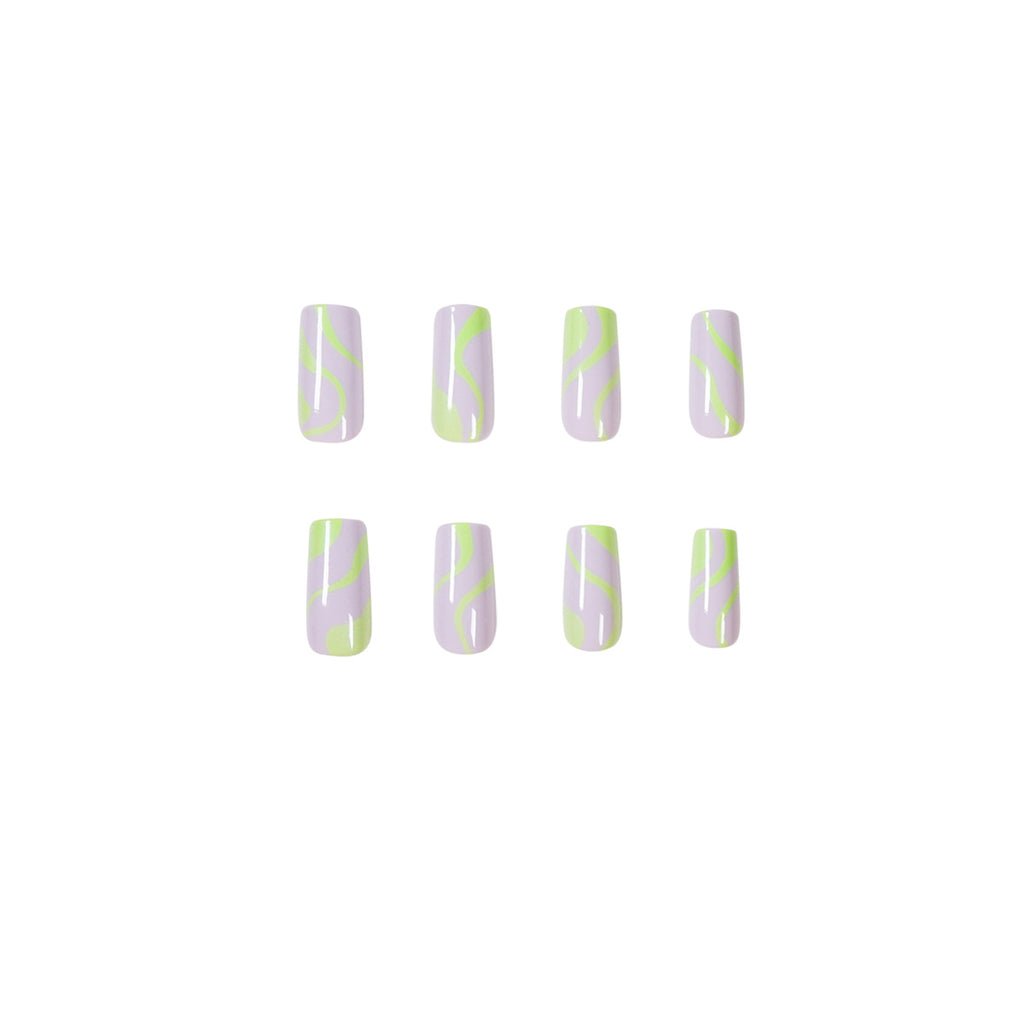 StarNagel Coffin Nails in Grün mit Wellenmuster für Helle Hände