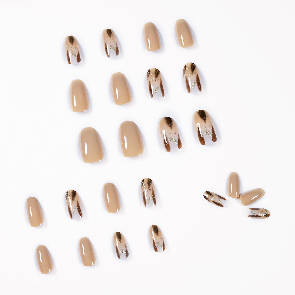 StarNagel Coffin Nails in Milchtee mit Ombre und Leopardenmuster