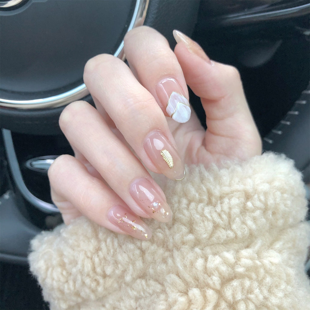 StarNagel Coffin Nails in Nude mit Hügel-Federn