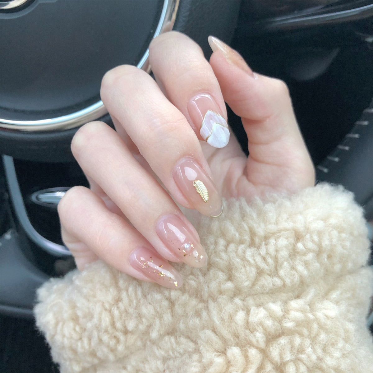 StarNagel Coffin Nails in Nude mit Hügel-Federn