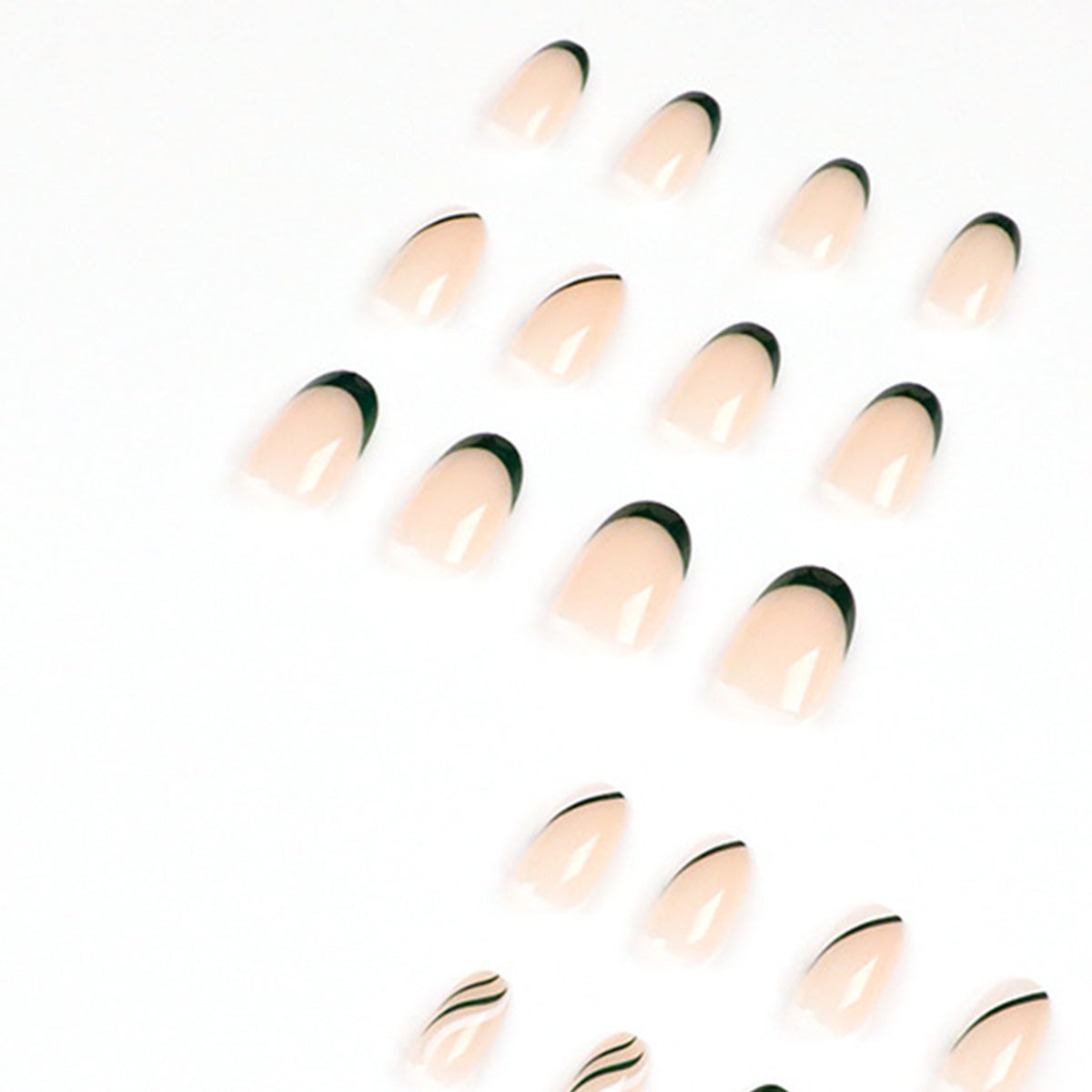 StarNagel Coffin Nails in Nude und Olivgrün mit French für Helle Hände