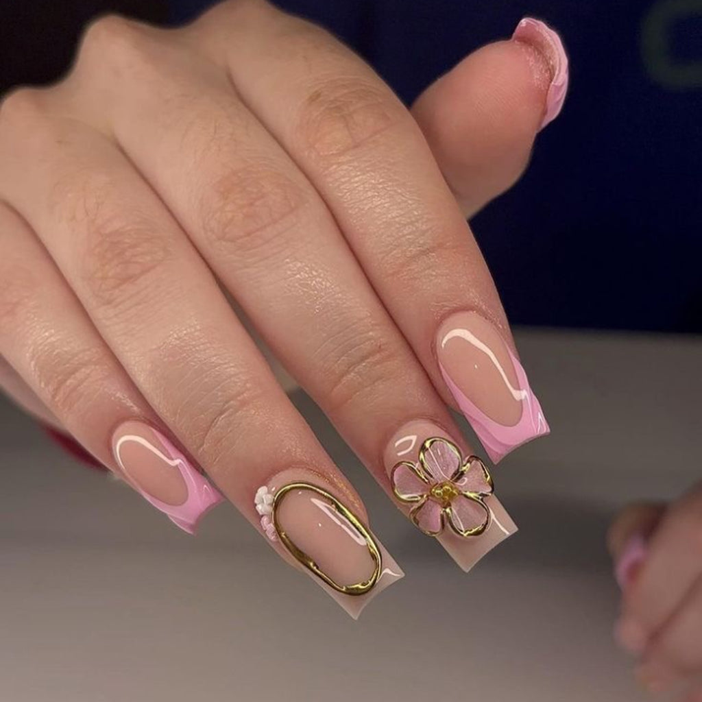 StarNagel Coffin Nails mit 3D Rosa Blumen und French Design