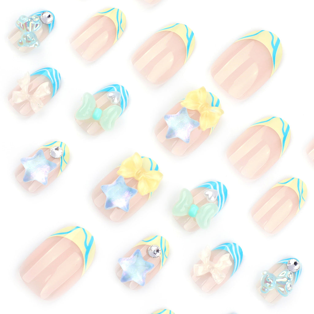 StarNagel Coffin Nails mit Blau-Weißen French Streifen und 3D Sternen im Cartoon Stil