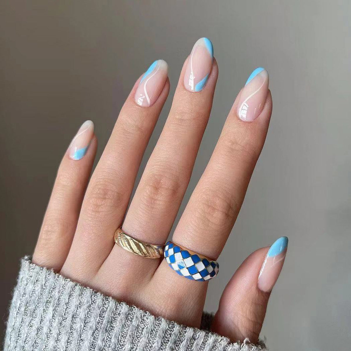 StarNagel Coffin Nails mit Blauen French Linien