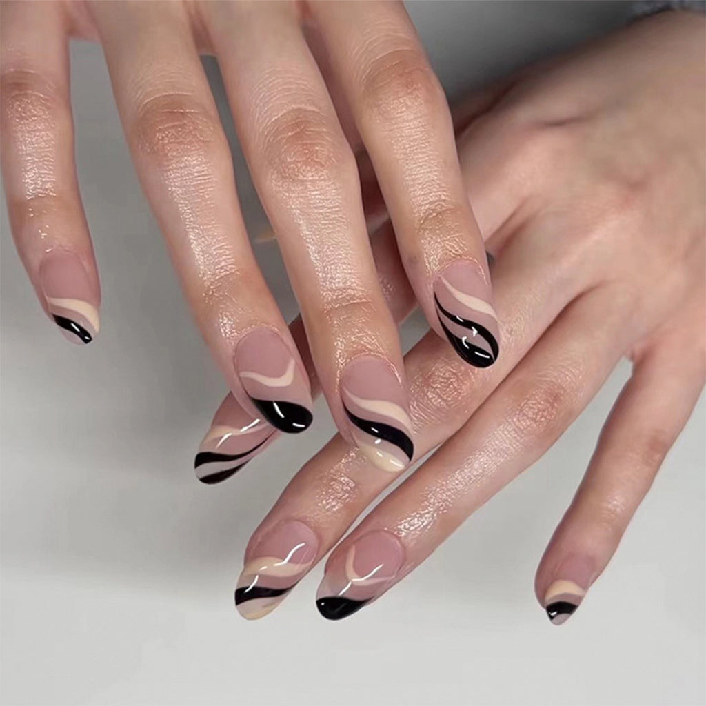 StarNagel Coffin Nails mit French in Schwarz-Weiß und Wellenlinien
