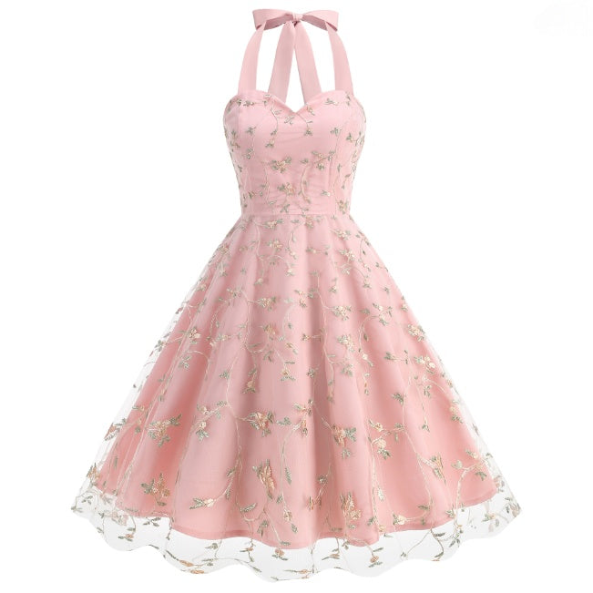 Elegantes Neckholder-Abendkleid in A-Linie mit Filigraner Floralem Stickerei und Tüllrock