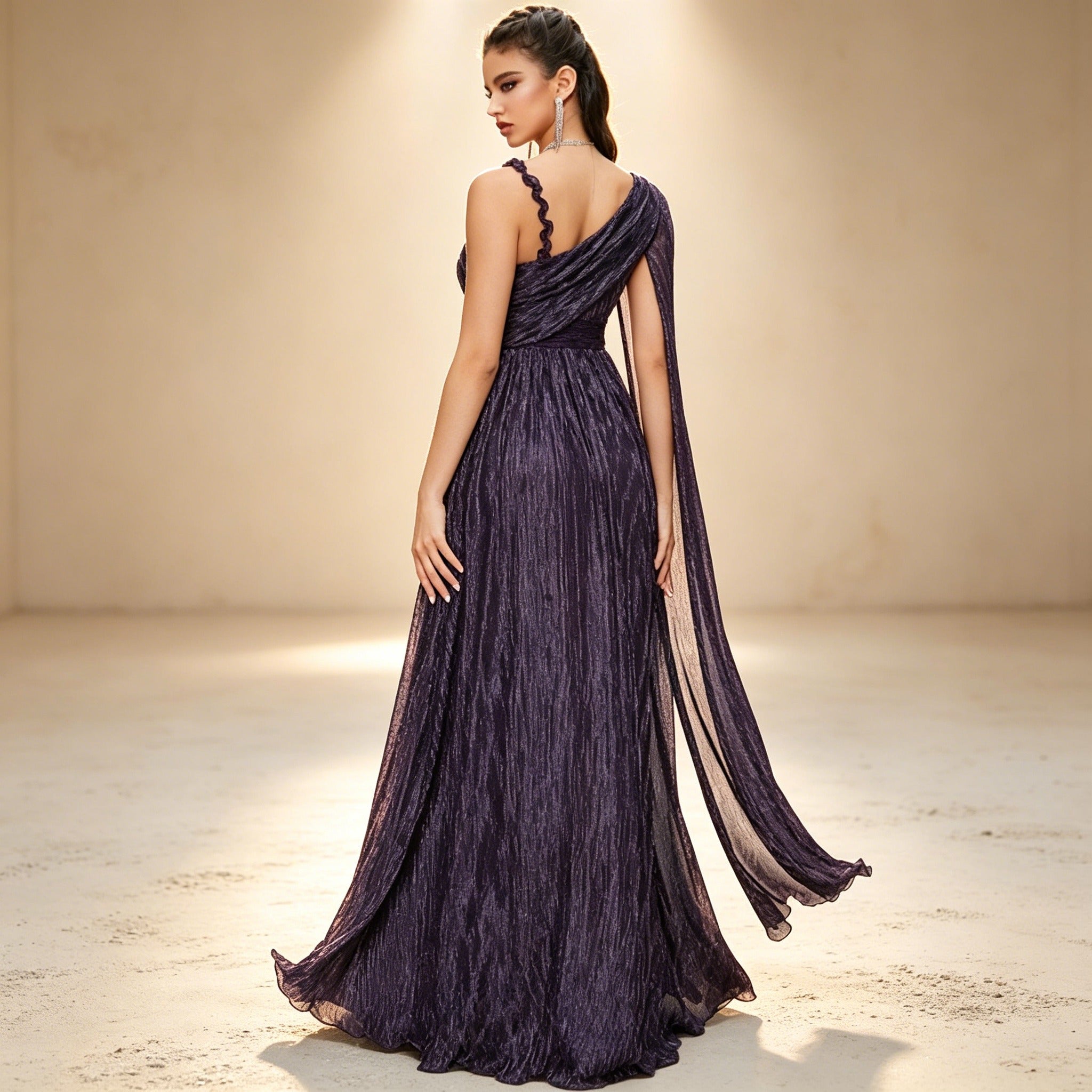 Elegant Abendkleid in Dunkellila – Funkelndes Maxi-Design mit Plissee & One-Shoulder-Schnitt