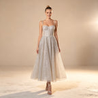 Festliches Abiballkleid mit Glitzereffekt - Ärmelloses Midi-Ballkleid