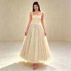 Glitzerndes Abendkleid mit Eckigem Ausschnitt | Elegantes Korsett-Kleid aus Tüll