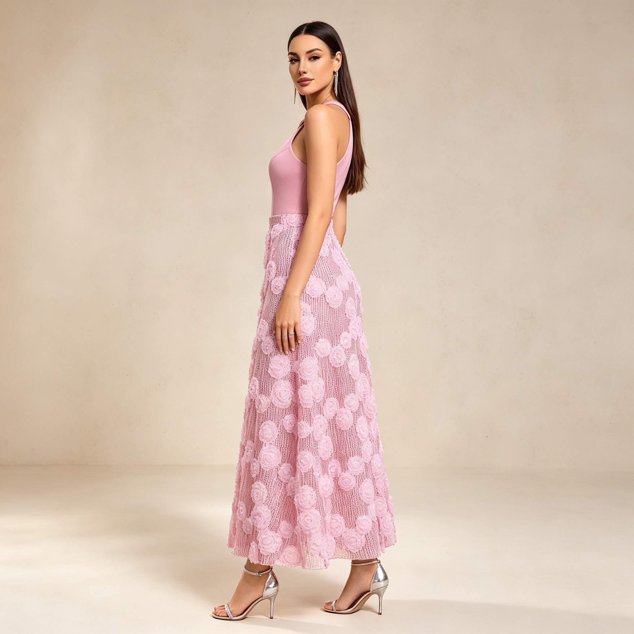 Elegantes Halterneck Abendkleid mit 3D-Rosen und Paillettenrock