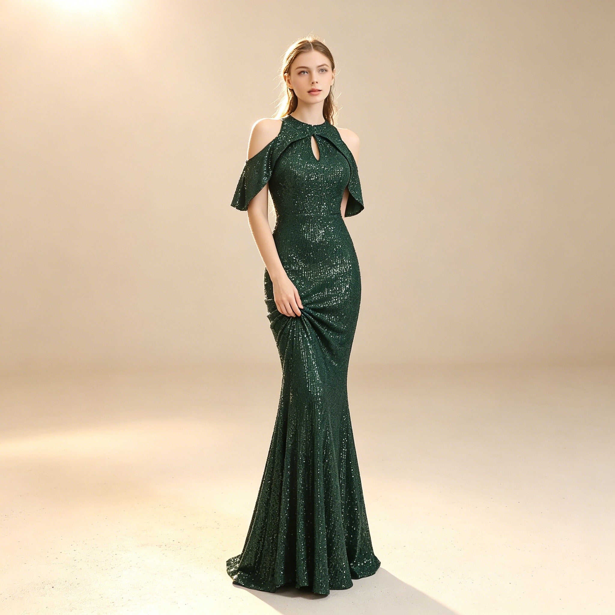 Funkelndes Pailletten Abendkleid mit Cold-Shoulder – Elegantes Neckholder Maxikleid