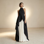Neckholder Abendkleid in Schwarz-Weiß – Elegantes Maxikleid mit Asymmetrischem Layering