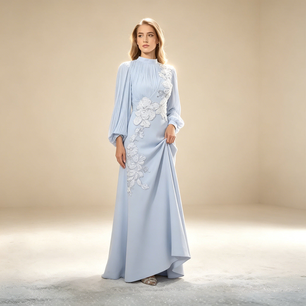 Elegantes Abendkleid Eisblau mit Stehkragen | Kleid mit 3D-Blumen