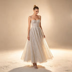 Festliches Abiballkleid mit Glitzereffekt - Ärmelloses Midi-Ballkleid