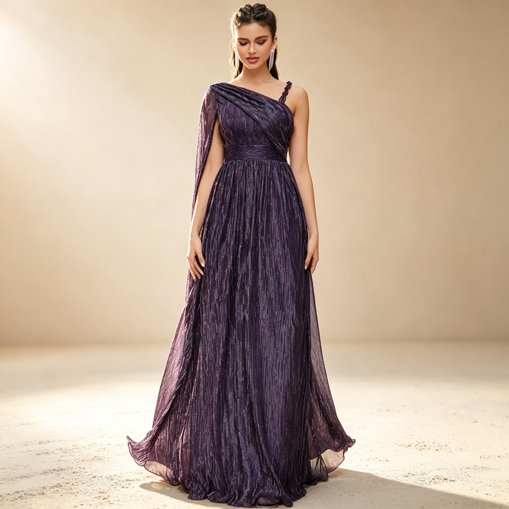 Elegant Abendkleid in Dunkellila – Funkelndes Maxi-Design mit Plissee & One-Shoulder-Schnitt