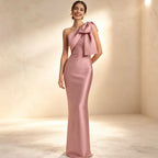 One-Shoulder Abendkleid in Altrosa – Elegantes Satin-Maxikleid mit Großer Schleife