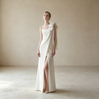 Elegantes One-Shoulder Abendkleid mit Schleife und Beinschlitz