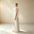 Elegantes One-Shoulder Abendkleid mit Schleife und Beinschlitz