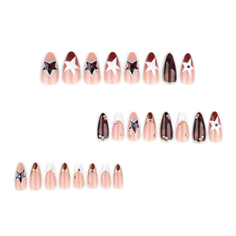 StarNagel Almond Nägel in Braun mit Ombre-Effekt, Sternen und Herbst-Winter Look