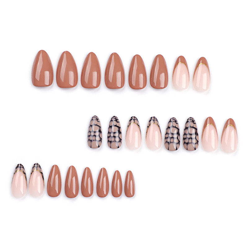 StarNagel Almond Nägel in Dunkelrot mit Schlangenprint, Goldglitter und Nude-Ton für einen edlen Look