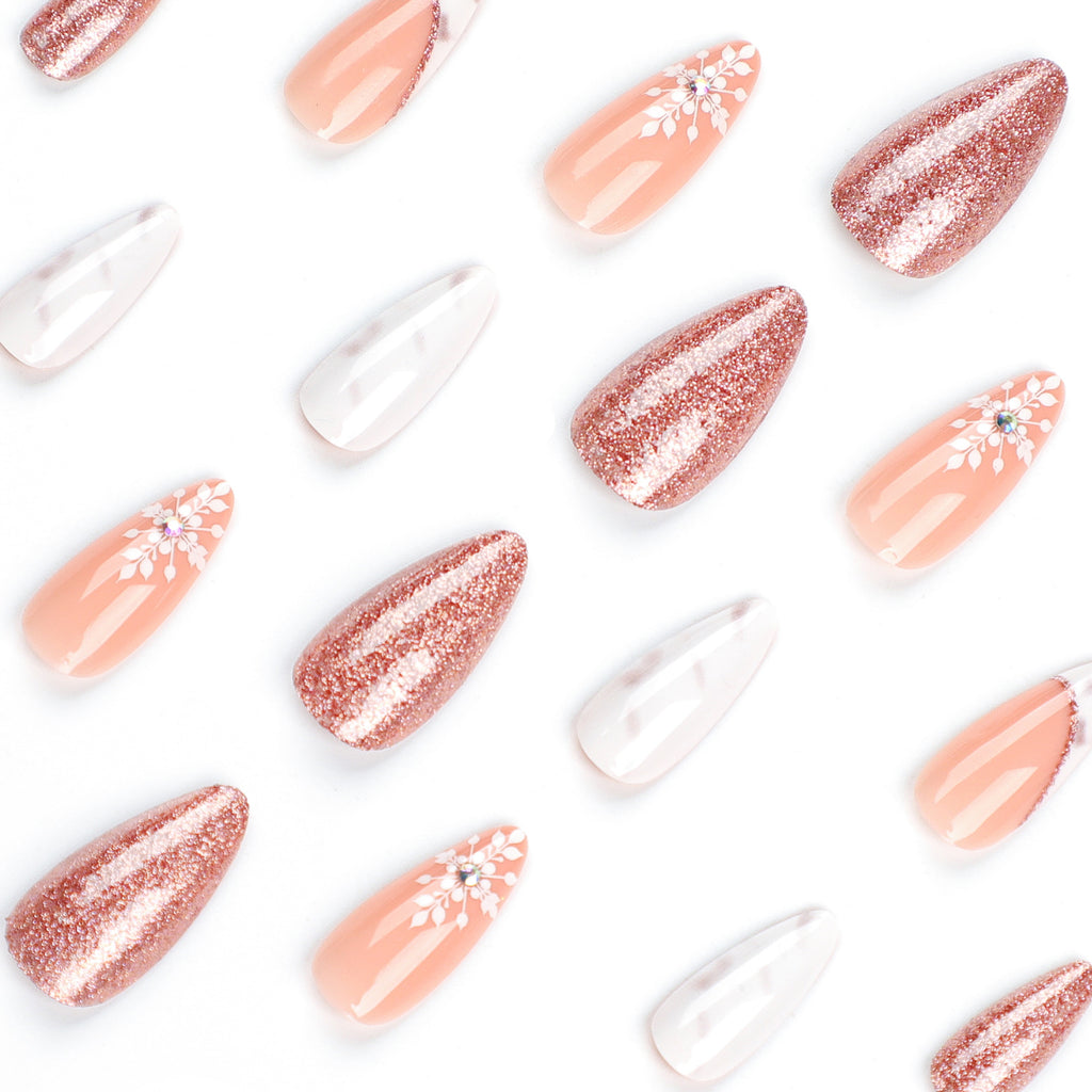 StarNagel Almond Nägel in Einfarbig mit French, Glitzer und Schneeflocken