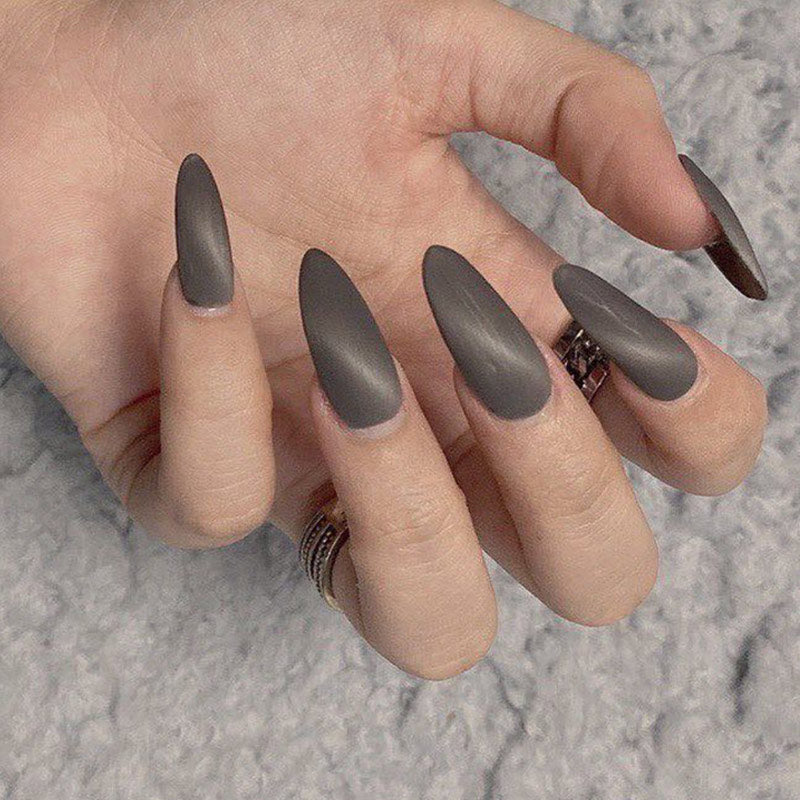 StarNagel Almond Nägel in Grau mit Matt Cat Eye Effekt