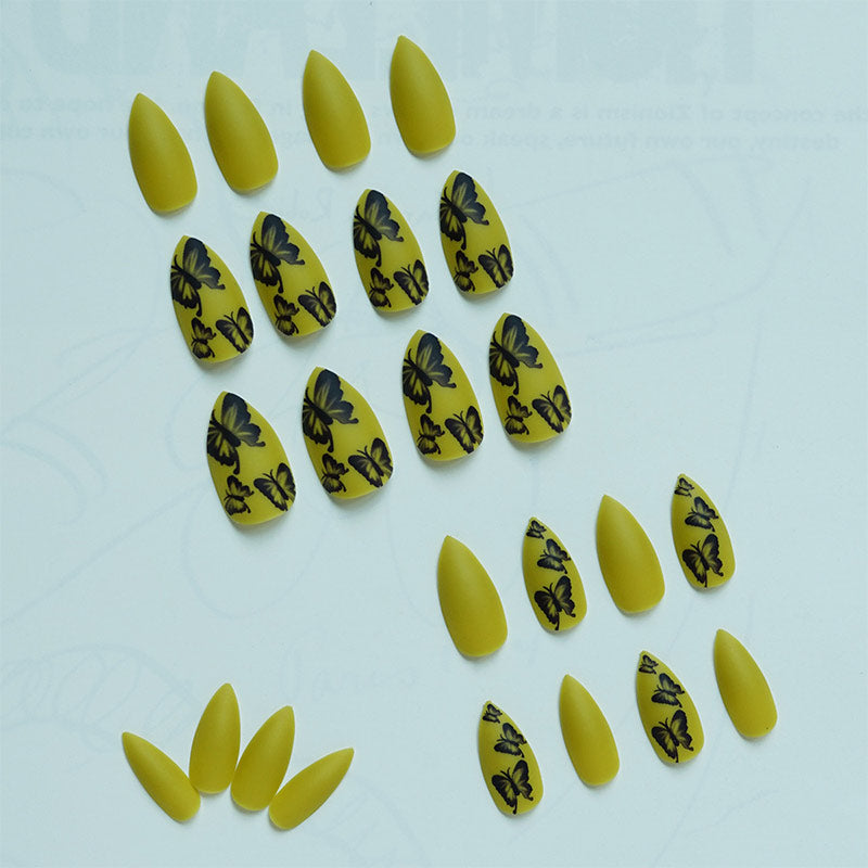 StarNagel Almond Nägel in Grün mit Herbstblättern und Schmetterlingen