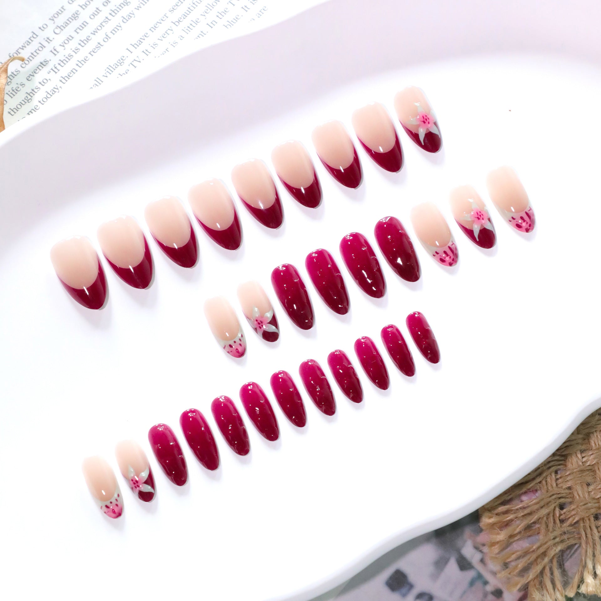 StarNagel Almond Nägel mit French in Weinrot und 3D Blumen