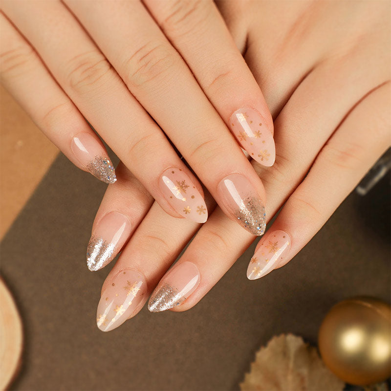 StarNagel Almond Nägel in Nude mit Glitzer, Schneeflocken für Weihnachten