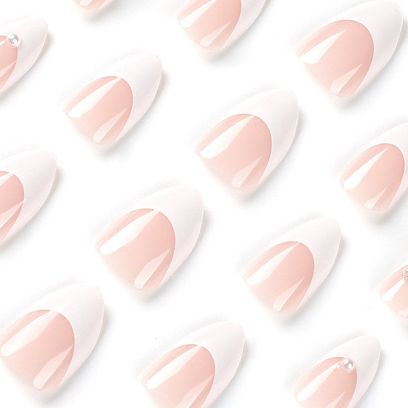 StarNagel Almond Nägel in Weißem French mit Perlen, 3D-Bärchen und Pfirsich