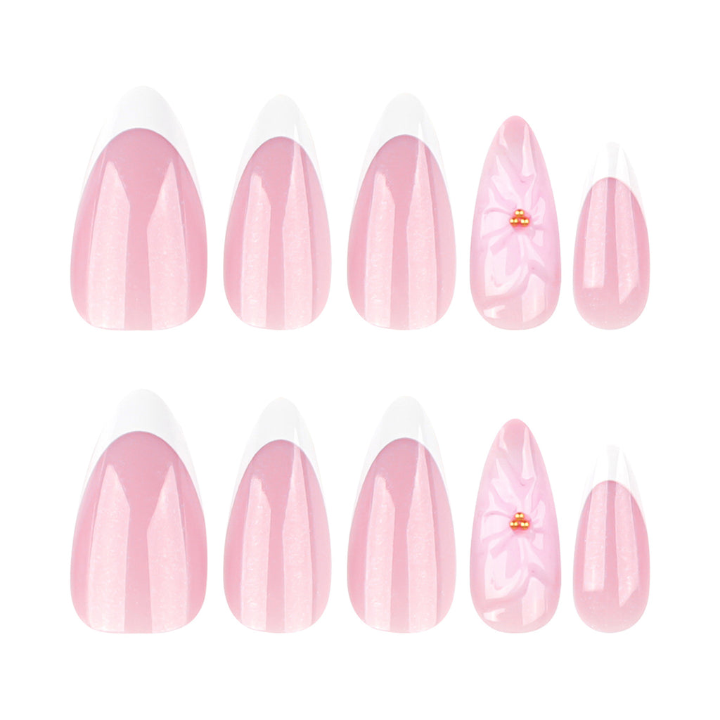 StarNagel Almond Nägel French Maniküre mit weißen Spitzen und 3D-Blumen