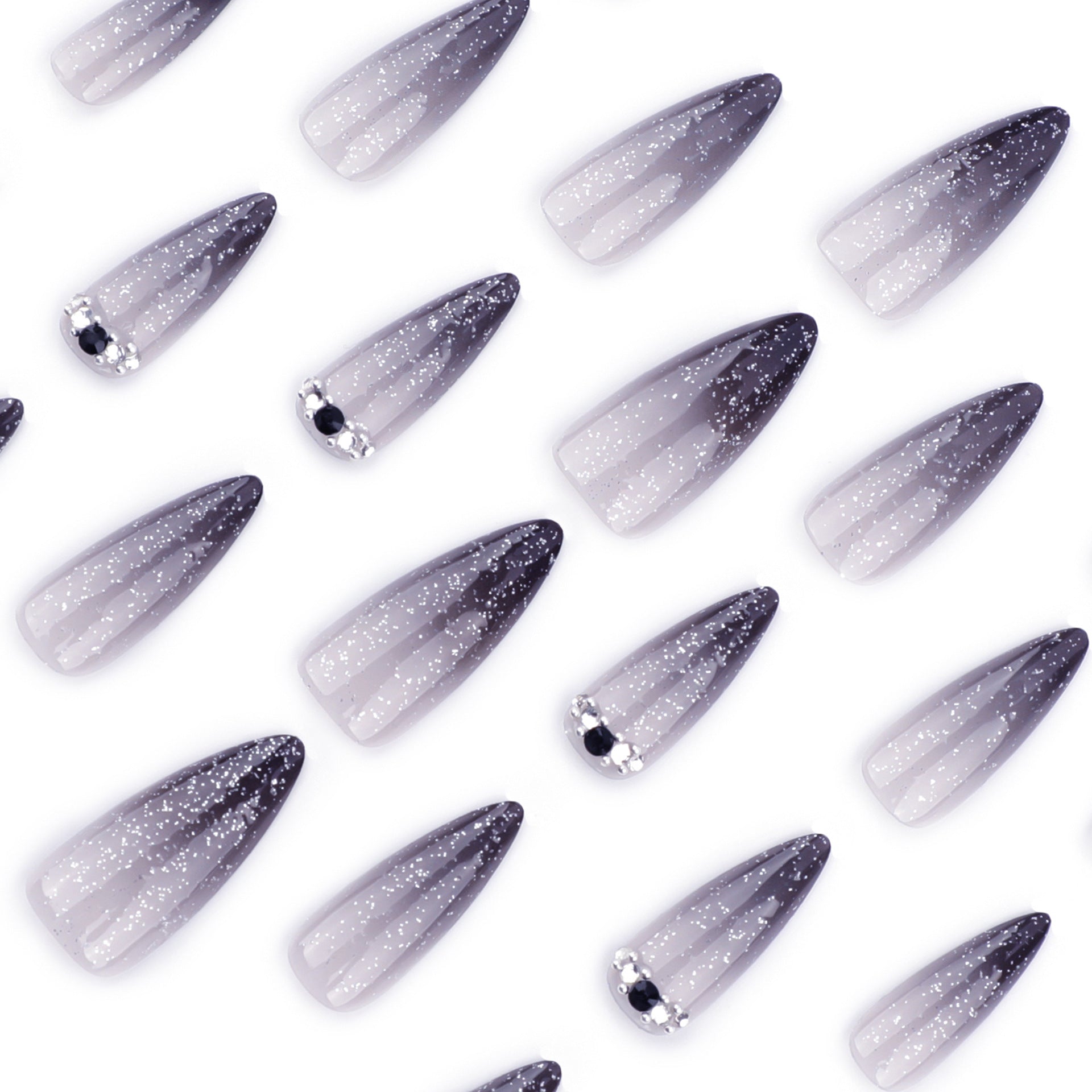 StarNagel Stiletto Nägel mit Coolen Dunklen Ombre und Y2K Strasssteinen